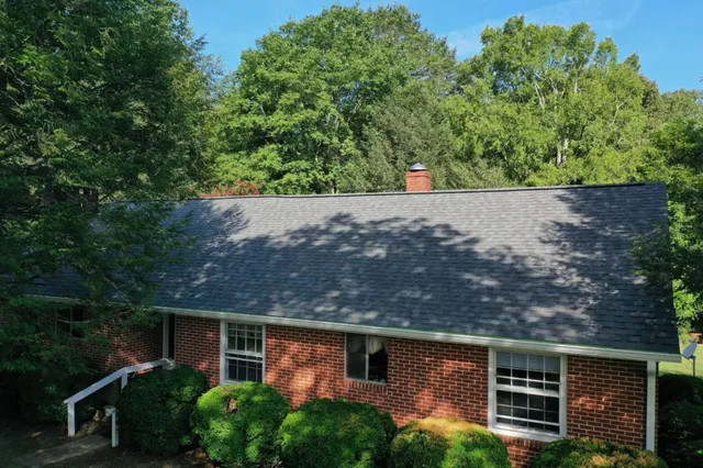 Georgetown-Gray-Landmark-Pittsboro-2-1024x682-640w