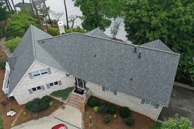 chief-roofing-hero-residential-roofing-640w