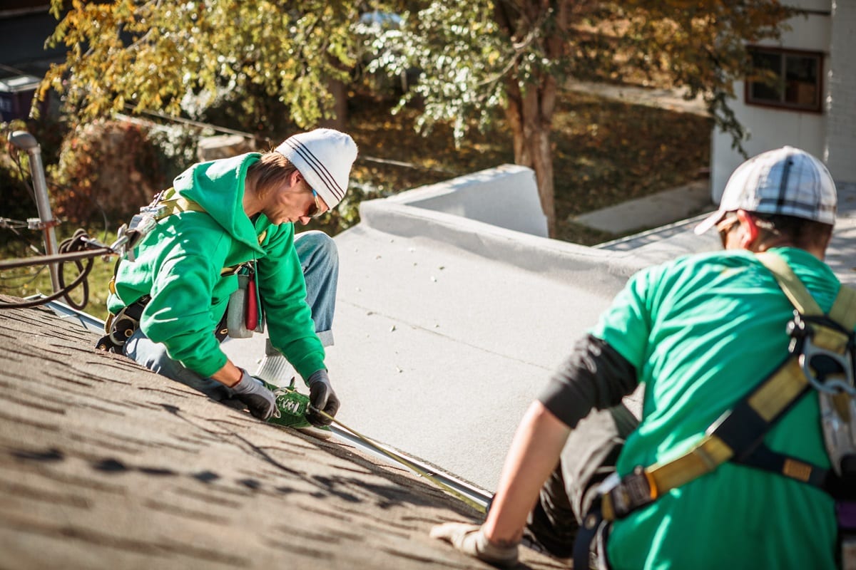 Commercial Roof Coatings vs. the Elements: Which Tops the Other?